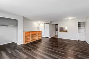 W168N11487 El Camino Dr, Germantown, WI 53022 - Photo 8
