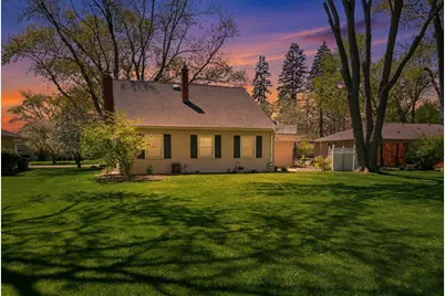 330 W Manor Cir, Bayside, WI 53217 - Photo 38