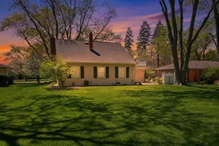 330 W Manor Cir, Bayside, WI 53217 - Photo 38