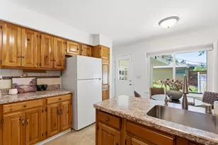 330 W Manor Cir, Bayside, WI 53217 - Photo 12