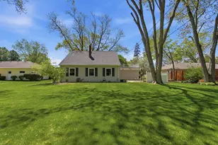 330 W Manor Cir, Bayside, WI 53217 - Photo 34