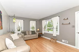 6300 W Cleveland Ave, Milwaukee, WI 53219 - Photo 6