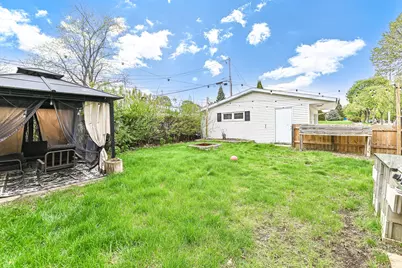 6300 W Cleveland Ave, Milwaukee, WI 53219 - Photo 28