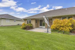 4103 Spring Ct, Sheboygan, WI 53083 - Photo 4