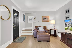 8229 Gridley Ave, Wauwatosa, WI 53213 - Photo 6