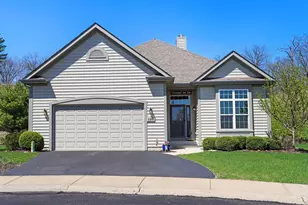 120 Lake Vista Ct, Fontana, WI 53125 - Photo 1