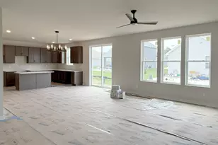 3708 Bishops Cap Dr, Racine, WI 53126 - Photo 4