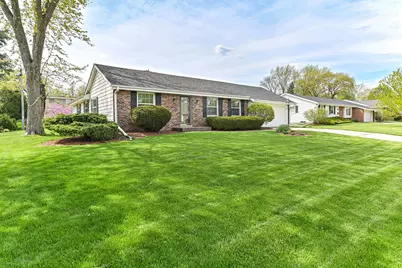 W173N8479  Westbridge Ave, Menomonee Falls, WI 53051 - Photo 32