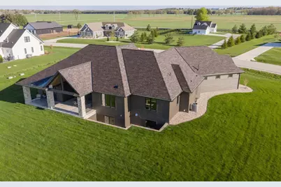 N67W34857  Ireland Dr, Oconomowoc, WI 53066 - Photo 66