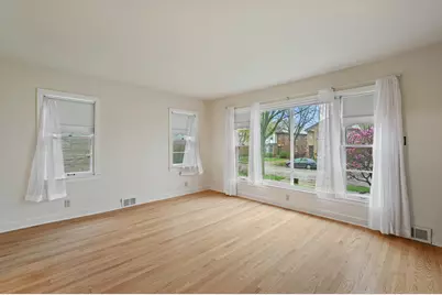 4146 N Bartlett Ave #4148, Shorewood, WI 53211 - Photo 2