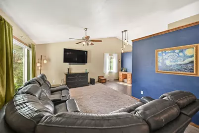 495 E Marquette Ave, Oak Creek, WI 53154 - Photo 2