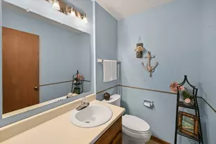 495 E Marquette Ave, Oak Creek, WI 53154 - Photo 10