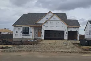 1252 Wild Rye Ln, Oconomowoc, WI 53066 - Photo 2