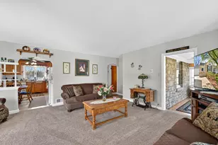 13707 W Forest Dr, New Berlin, WI 53151 - Photo 4