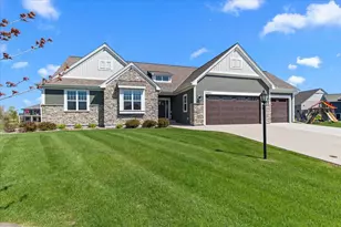 W158N6711 Tamarack Trail, Menomonee Falls, WI 53051 - Photo 4