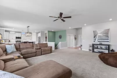 W158N6711  Tamarack Trl, Menomonee Falls, WI 53051 - Photo 8