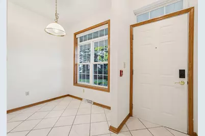 7883 S Scepter Dr #1, Franklin, WI 53132 - Photo 2