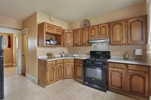 907 Chicago St, Racine, WI 53405 - Photo 10