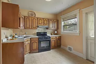 907 Chicago St, Racine, WI 53405 - Photo 6