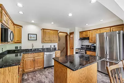 N53W15415  Balsam Dr, Menomonee Falls, WI 53051 - Photo 12