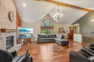 N53W15415 Balsam Dr, Menomonee Falls, WI 53051 - Photo 6