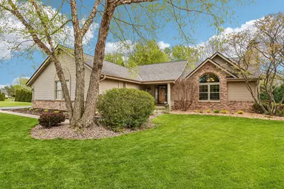 N53W15415  Balsam Dr, Menomonee Falls, WI 53051 - Photo 2