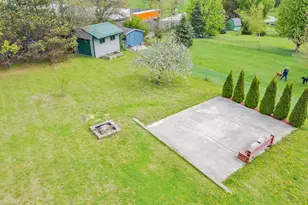 408 Dunford Dr, Burlington, WI 53105 - Photo 2