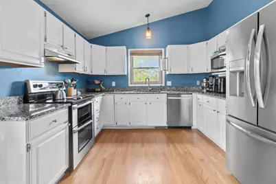 408  Dunford Dr, Burlington, WI 53105 - Photo 8