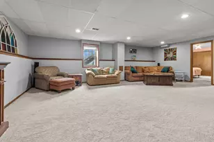 408 Dunford Dr, Burlington, WI 53105 - Photo 16