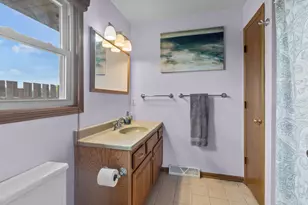 408 Dunford Dr, Burlington, WI 53105 - Photo 10