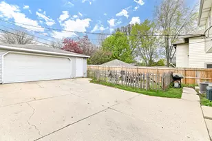 2109 N 70th St, Wauwatosa, WI 53213 - Photo 28