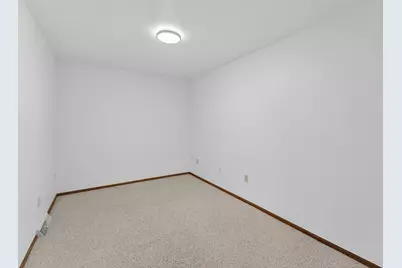 390  Dustin Dr, Brookfield, WI 53045 - Photo 24
