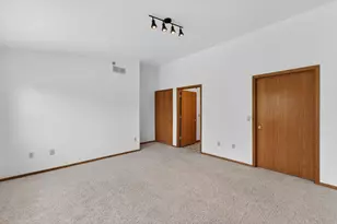 390 Dustin Dr, Brookfield, WI 53045 - Photo 20