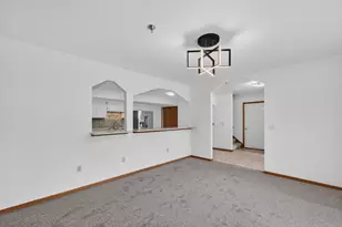 390 Dustin Dr, Brookfield, WI 53045 - Photo 14