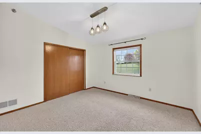 390  Dustin Dr, Brookfield, WI 53045 - Photo 22