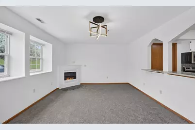 390  Dustin Dr, Brookfield, WI 53045 - Photo 12