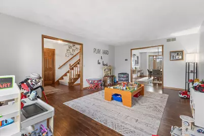 26041  Deer Ridge Trl, Racine, WI 53185 - Photo 4