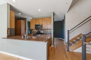 301 Mill Reserve Dr, Waukesha, WI 53188 - Photo 8
