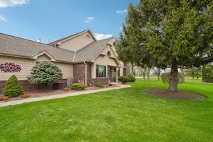 7402 W Twin Oaks Ct, Franklin, WI 53132 - Photo 44