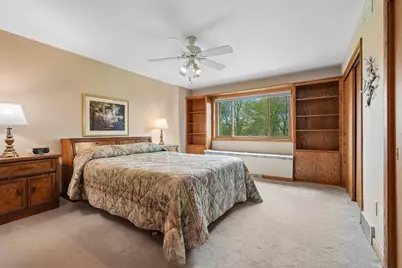7402 W Twin Oaks Ct, Franklin, WI 53132 - Photo 20