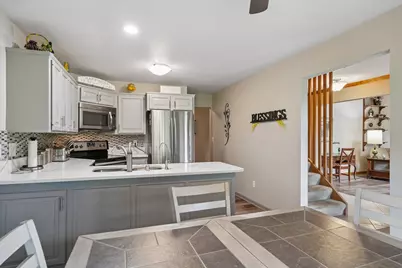 7402 W Twin Oaks Ct, Franklin, WI 53132 - Photo 52