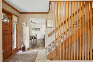 7402 W Twin Oaks Ct, Franklin, WI 53132 - Photo 12