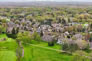 7402 W Twin Oaks Ct, Franklin, WI 53132 - Photo 40