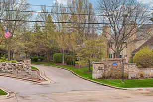 7402 W Twin Oaks Ct, Franklin, WI 53132 - Photo 36