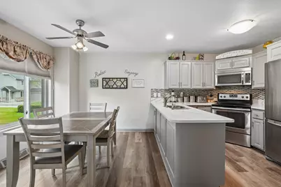 7402 W Twin Oaks Ct, Franklin, WI 53132 - Photo 50