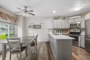 7402 W Twin Oaks Ct, Franklin, WI 53132 - Photo 50