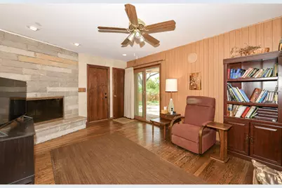 4585 S Harland Dr, New Berlin, WI 53151 - Photo 4