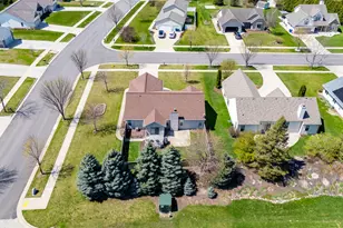 572 Nordic Ct, Slinger, WI 53086 - Photo 6