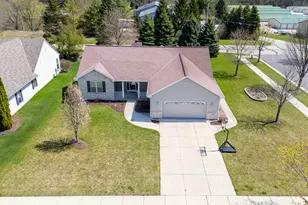 572 Nordic Ct, Slinger, WI 53086 - Photo 8