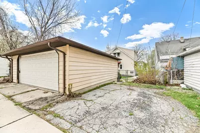 3009 S 48th St, Milwaukee, WI 53219 - Photo 32